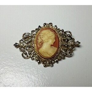 Vintage Cameo Brooch | ART©